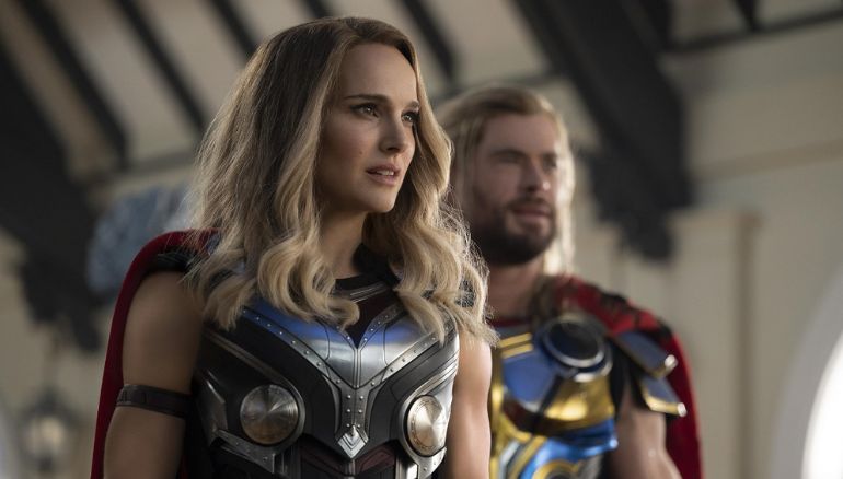 Natalie Portman and Chris Hemsworth