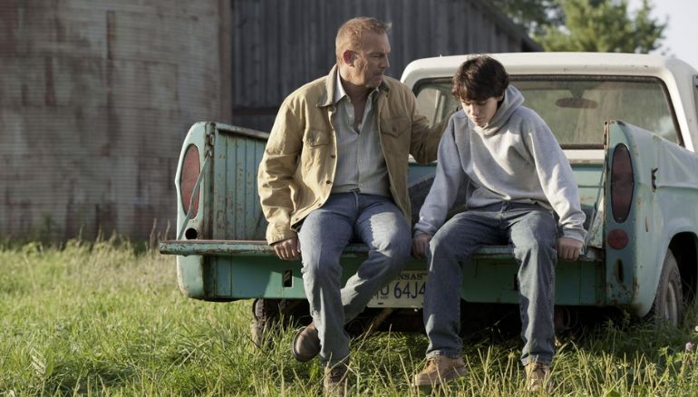 Kevin Costner and Dylan Sprayberry in Man of Steel