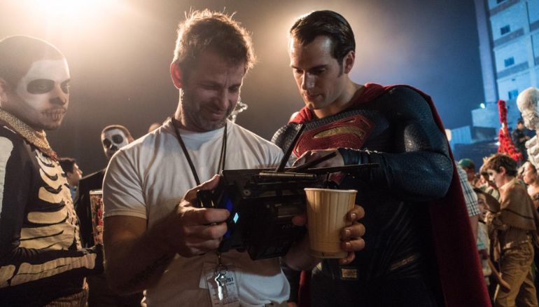 Zack Snyder shared Henry Cavill's images as Clark Kent