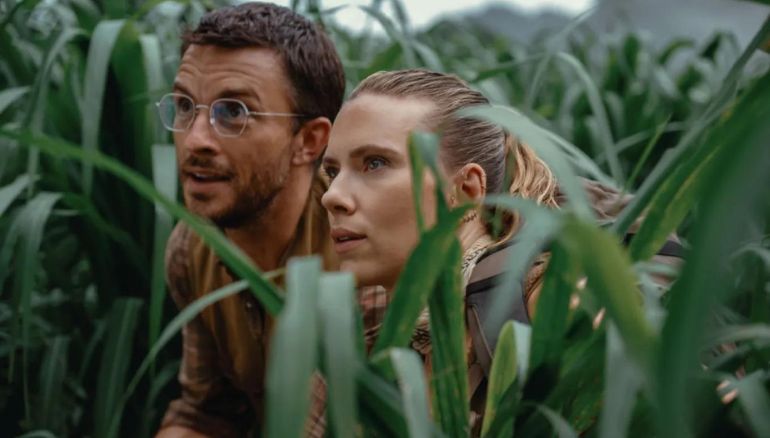 Scarlett Johansson alongside Jonathan Bailey Jurassic World Rebirth first look