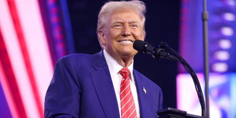 Donald Trump set to host UFC fight night at White House in 2026