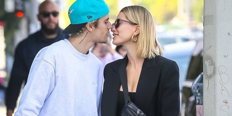 Justin Bieber and Hailey Baldwin enjoy romantic boat date in Italy