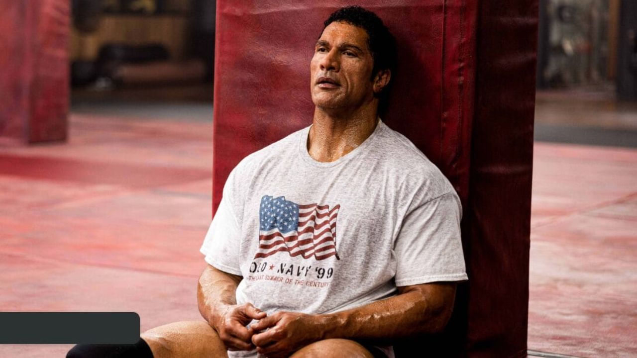 Dwayne Johnson as Mark Kerr.