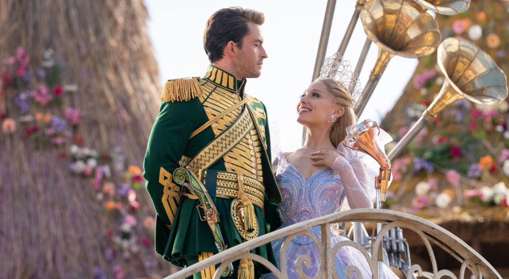 Jonathan Bailey and Ariana Grande in Wicked: For Good