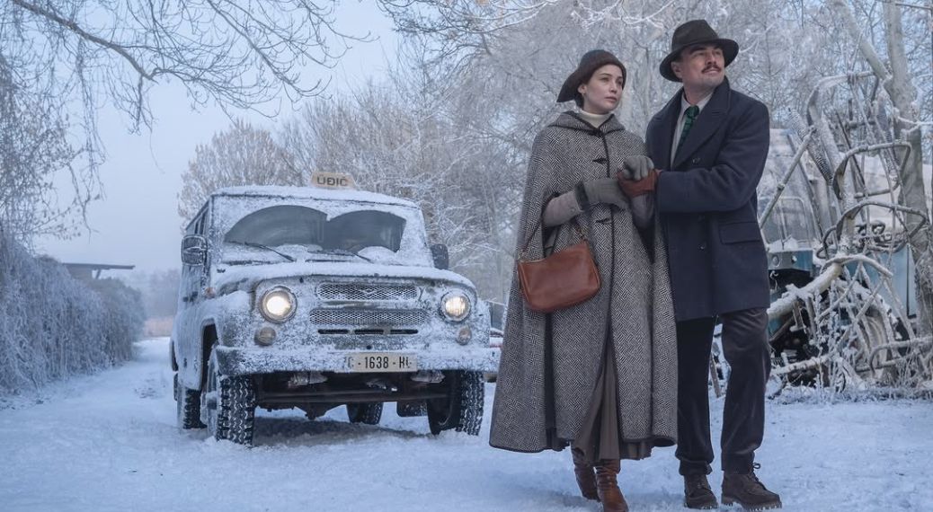 Leonardo DiCaprio and Jennifer Lawrence