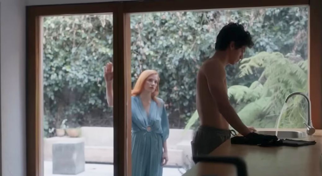 Jessica Chastain and Isaac Hernández