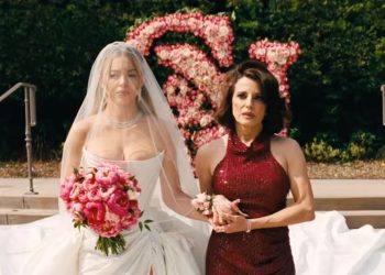 Sydney Sweeney and Alanna Ubach in Euphoria Season 3