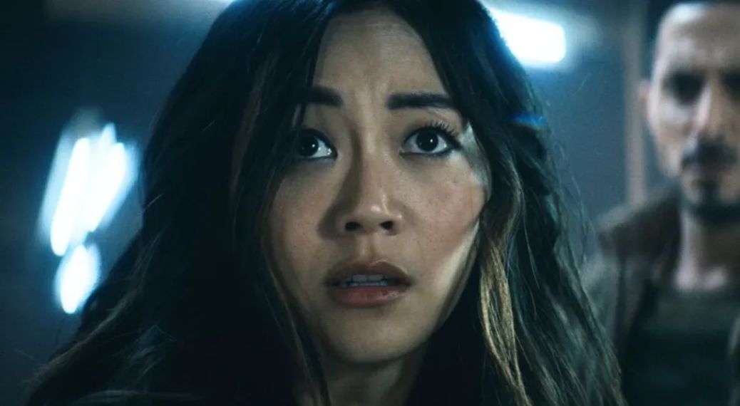 Karen Fukuhara as Kimiko