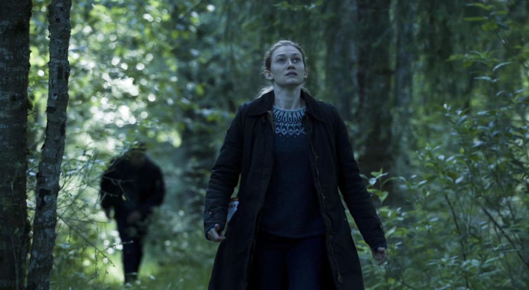 Mireille Enos and Joel Kinnaman in The Killing