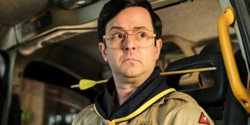 Richie Moriarty as Pete on 'Ghosts'.