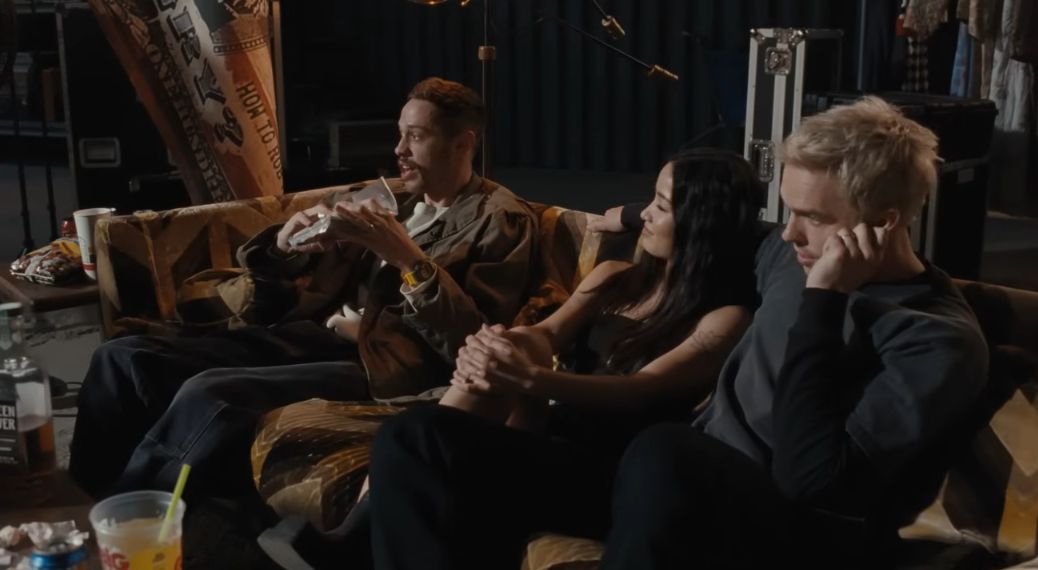 Nicholas Hoult, Anna Sawai, Pete Davidson in How to Rob A Bank